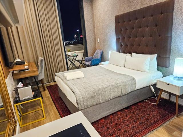 Illovo Apartment