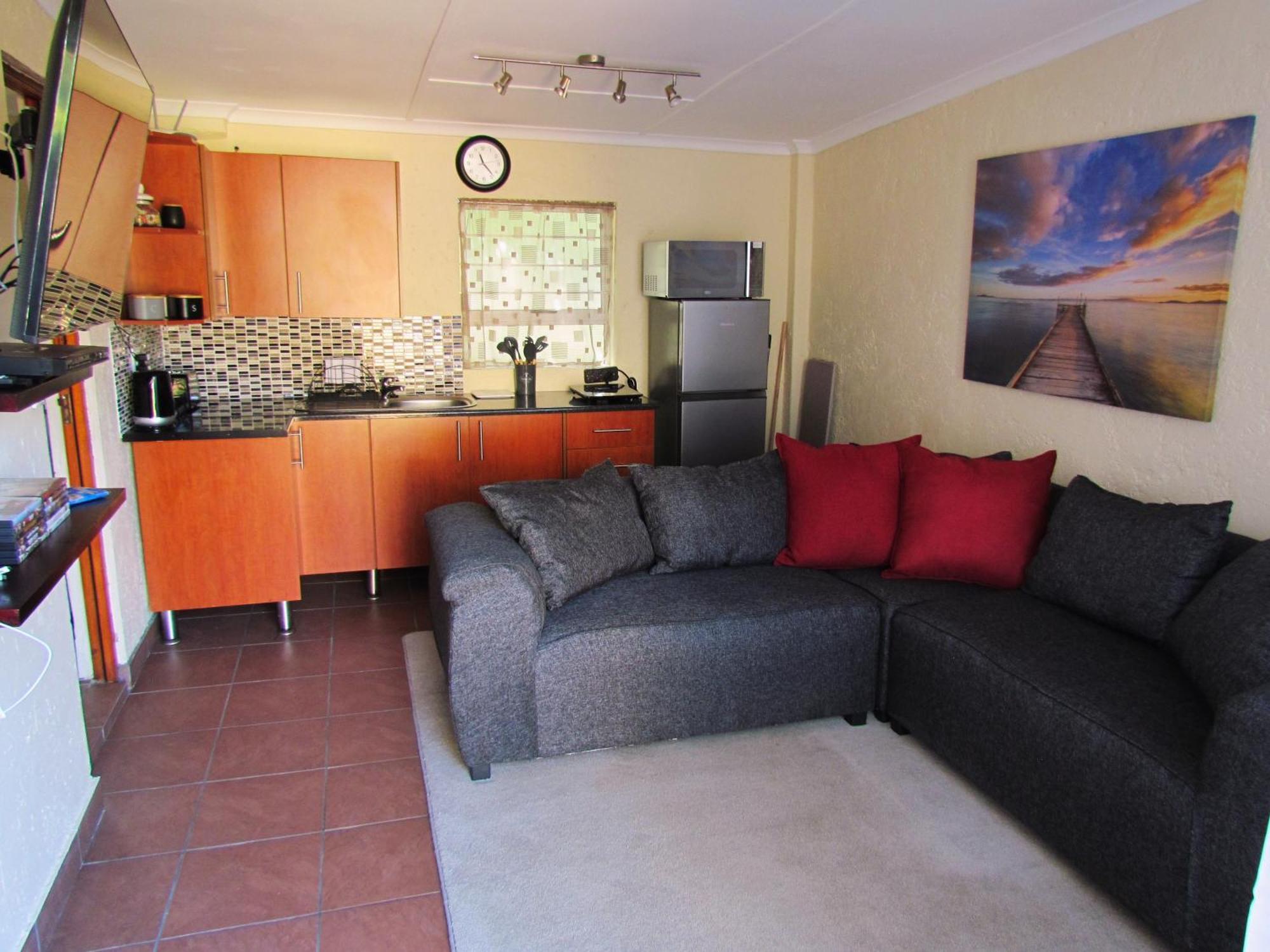 Suburban Oasis In Quiet Neighborhood Apartamento *