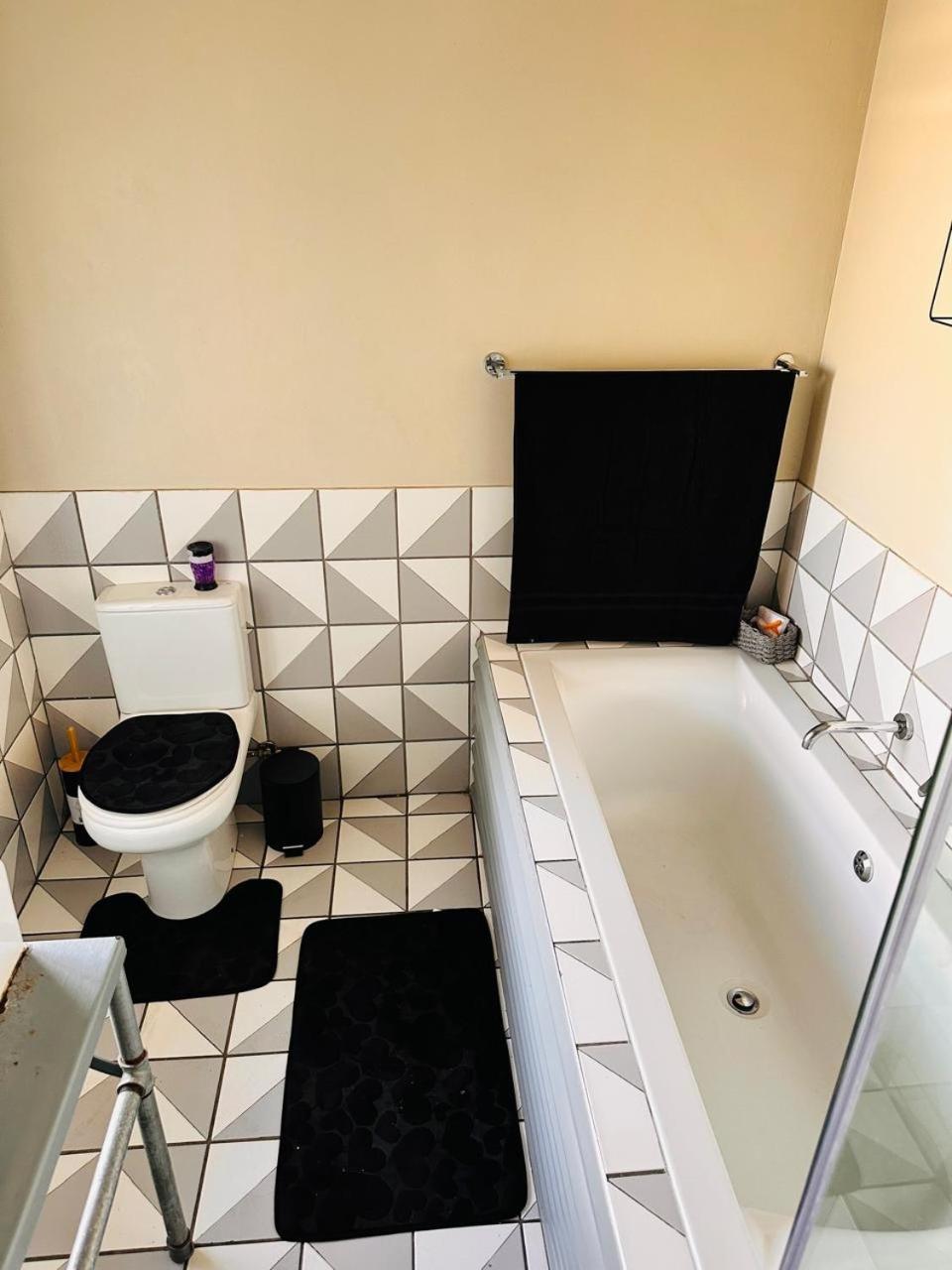 Luxury With Affordable Price Apartment