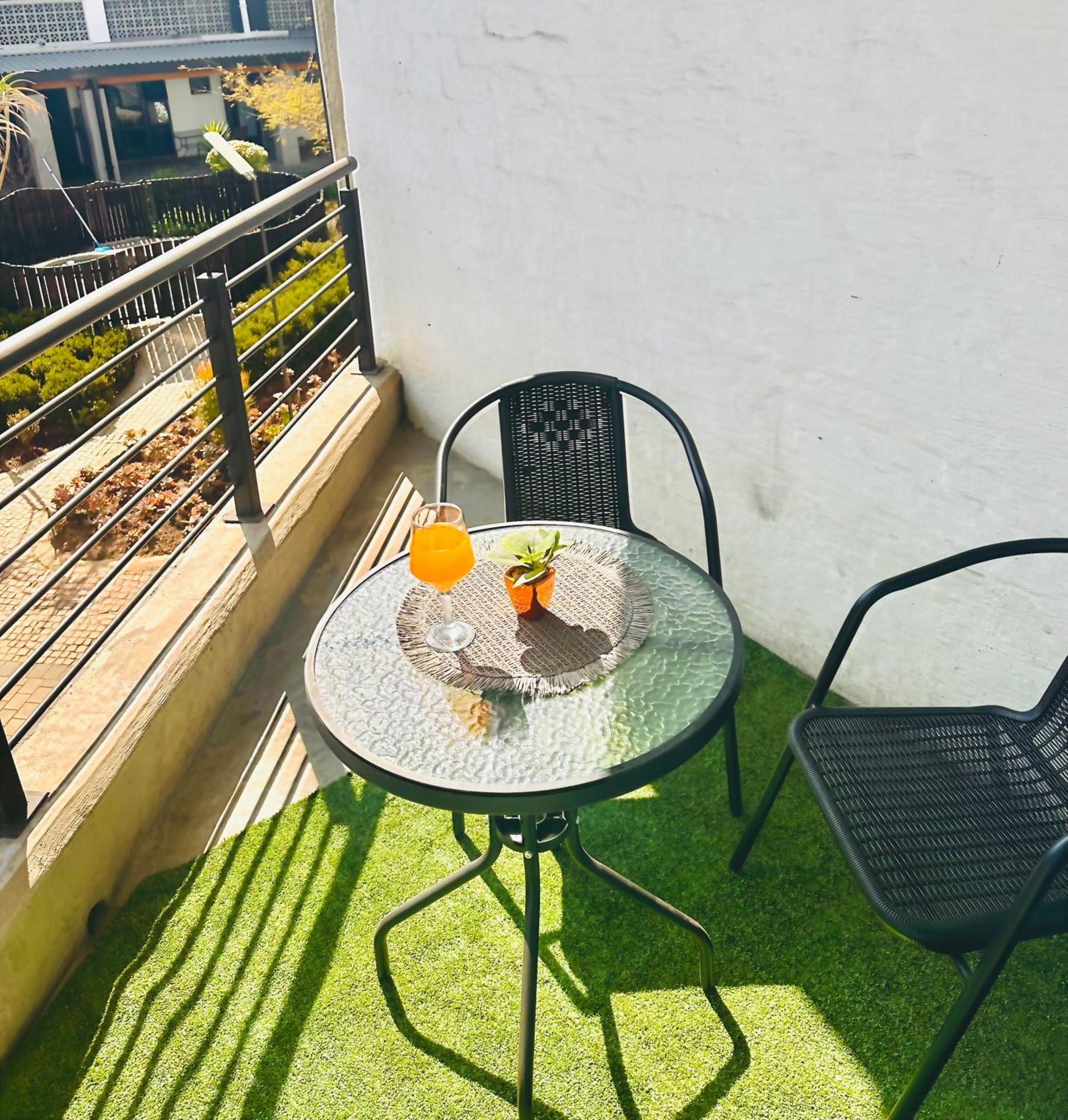 Vibe In Maboneng Apartment *