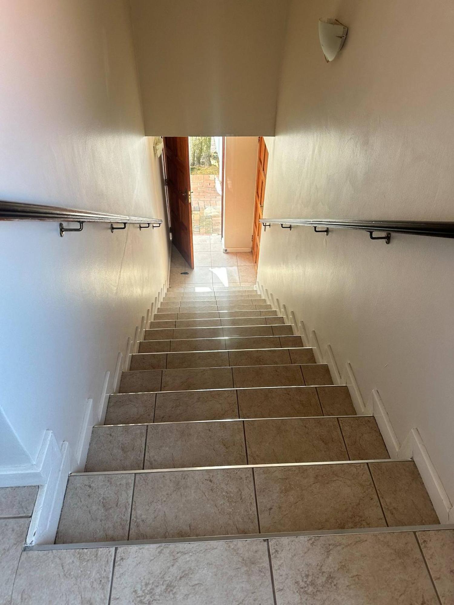 Apartment Secure Executive Apartment, Wifi, Solar Power, Netflix Johannesburg
