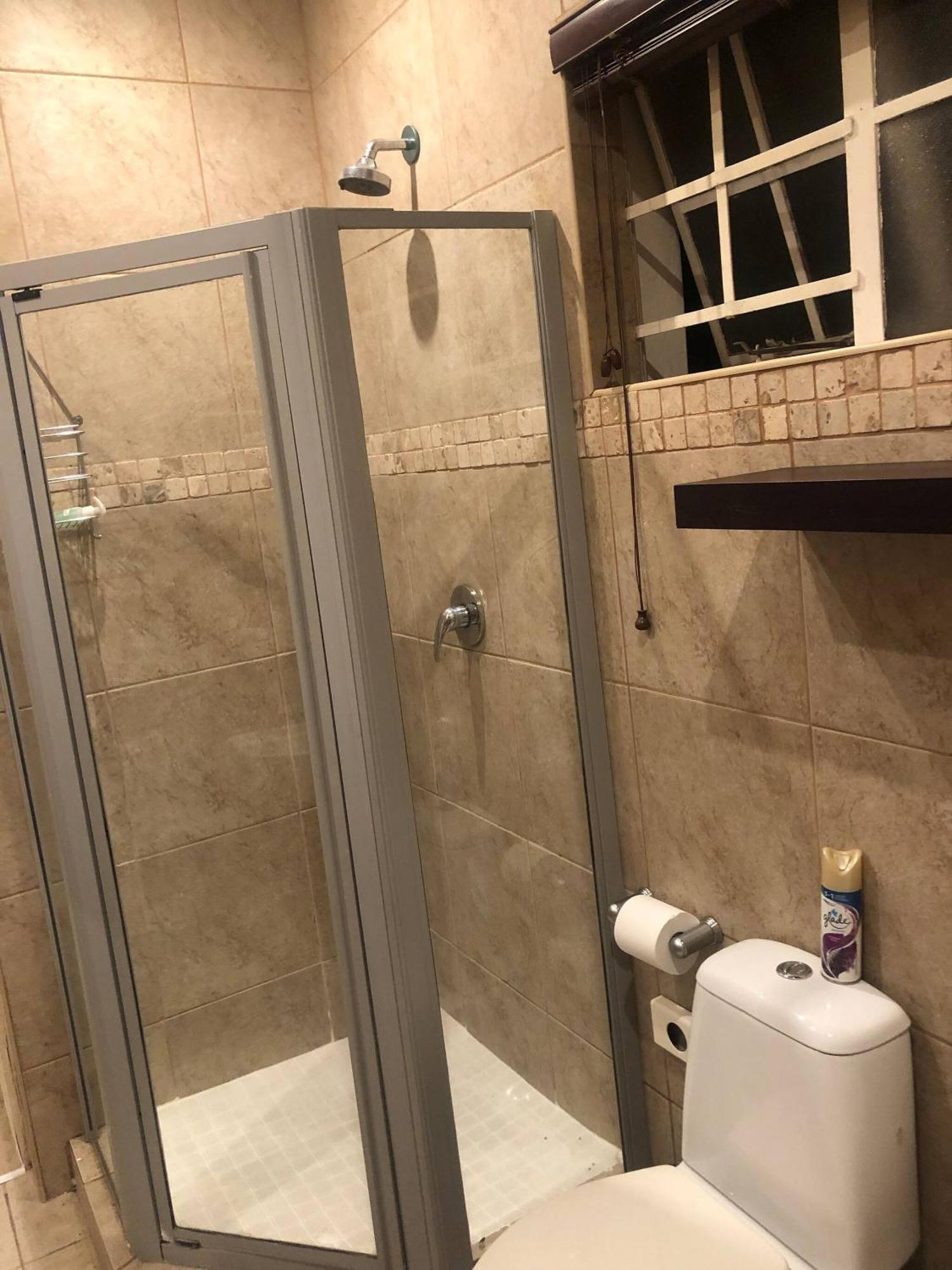 Secure Executive Apartment, Wifi, Solar Power, Netflix *