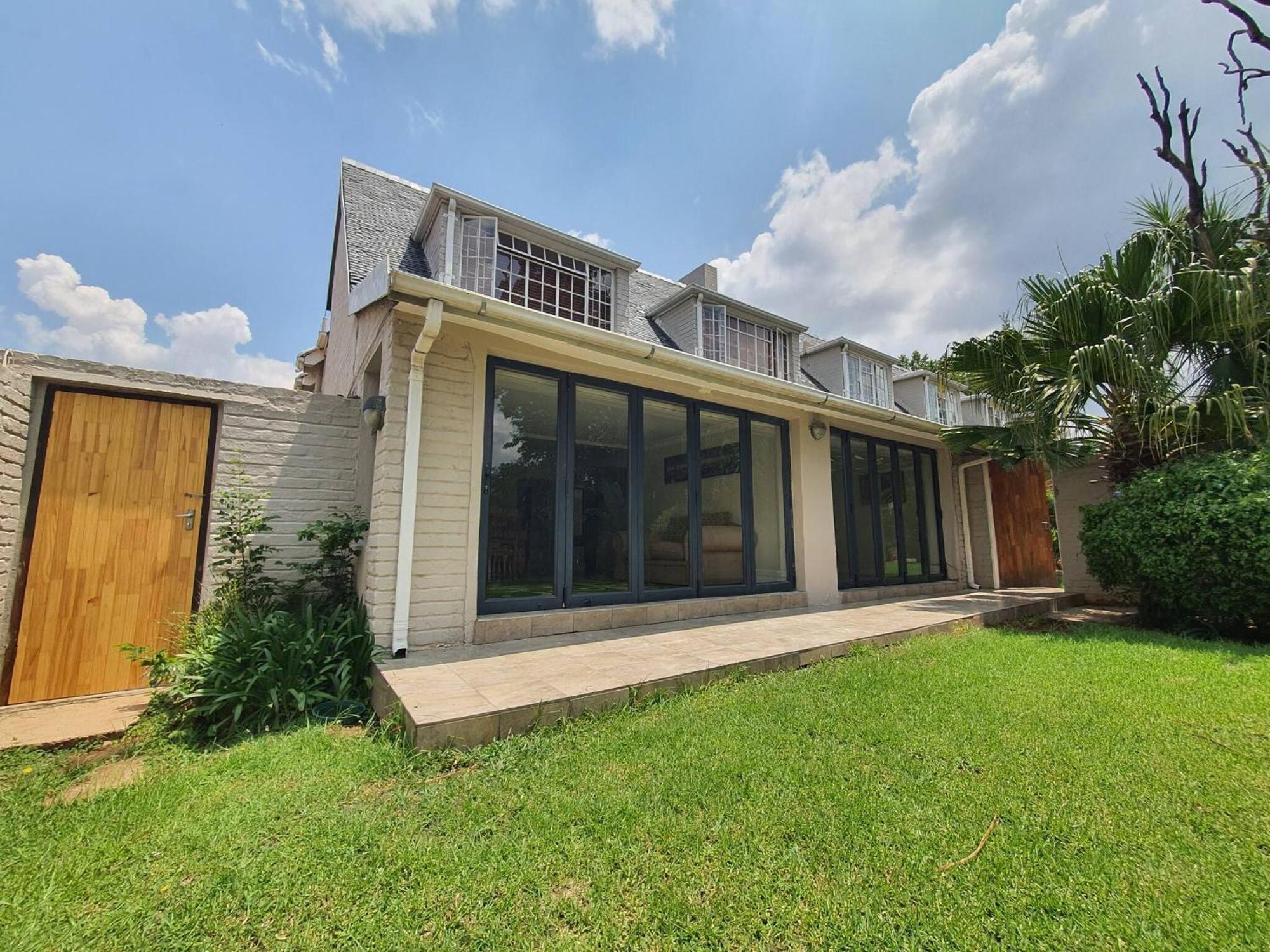 Bright Beautiful, In The Heart Of Sandton Casa de férias *