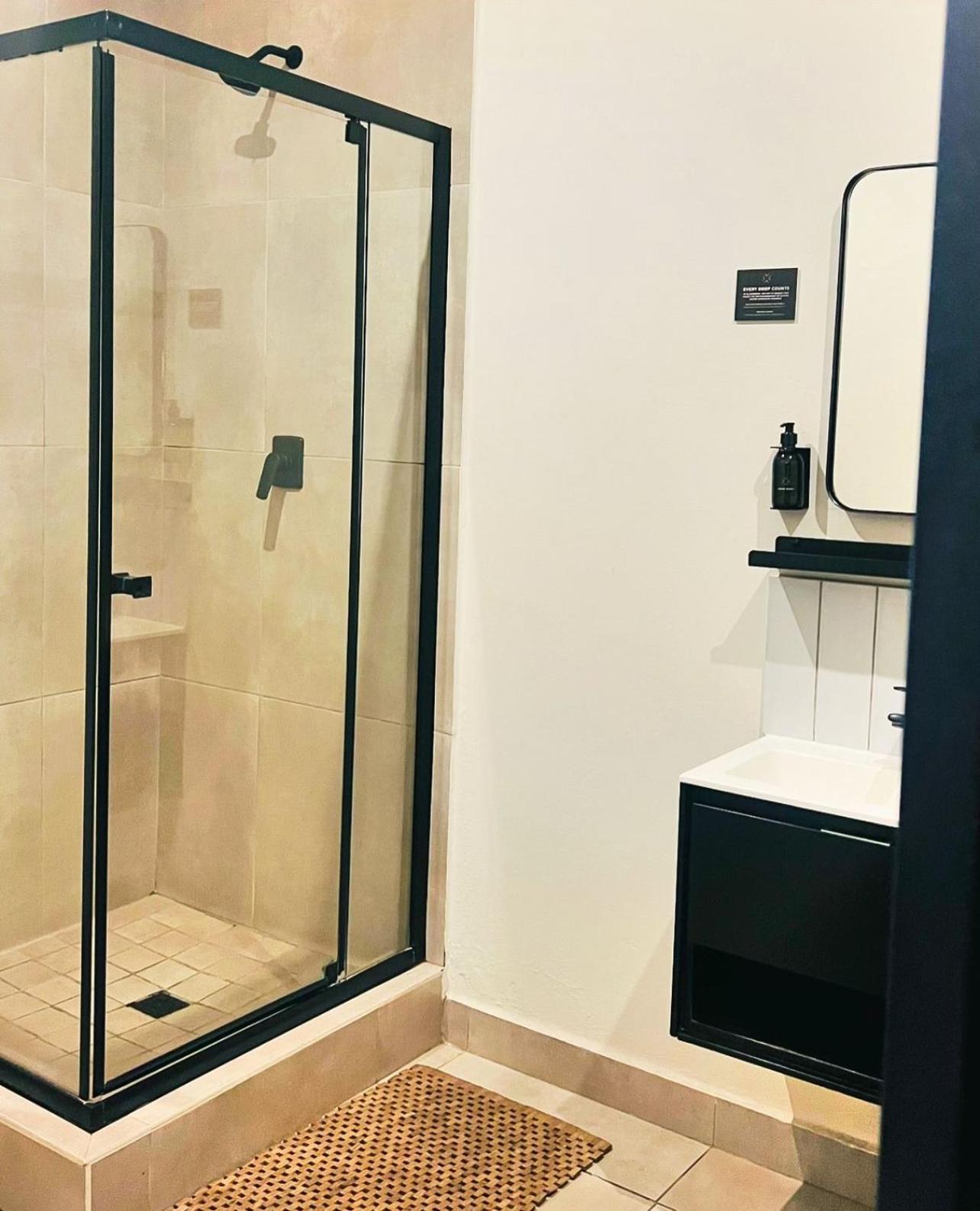 Spacious In Sandton, Hotel Joanesburgo