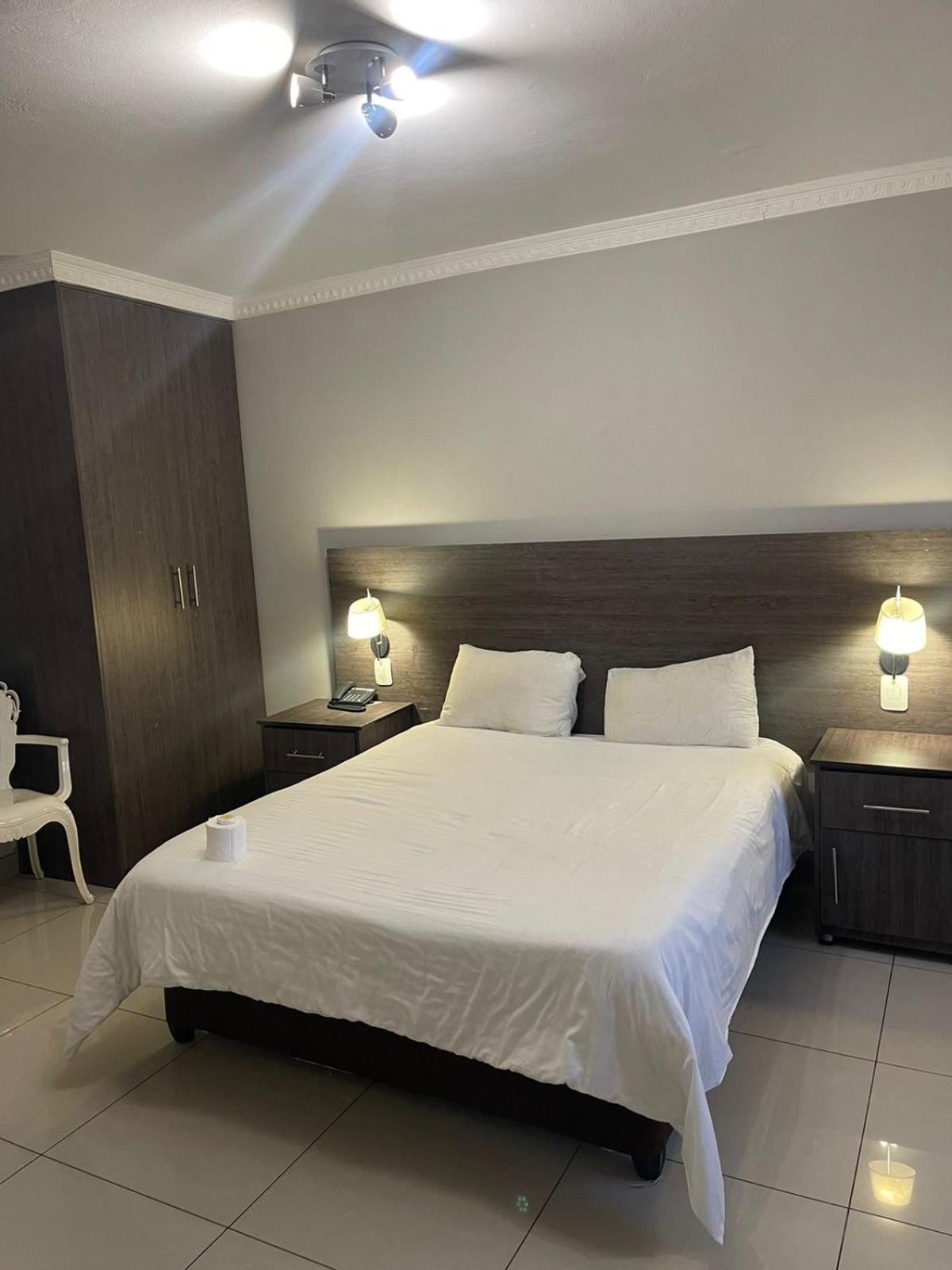 Signature Hotel