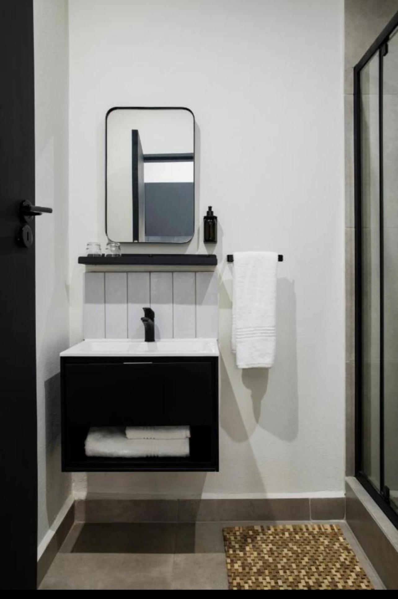 Spacious In Sandton, 4*