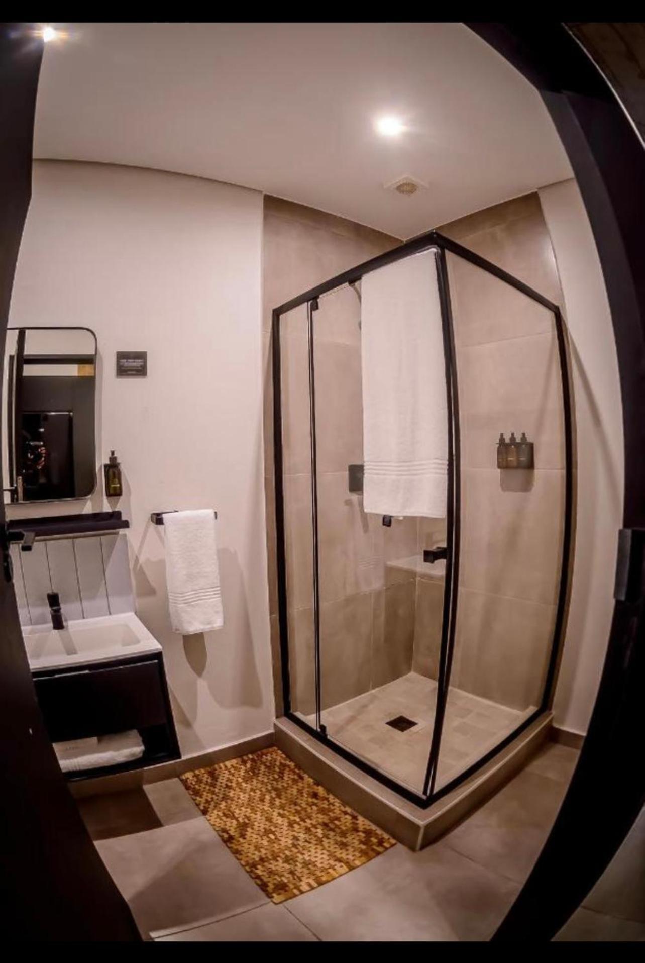 Hotel Spacious In Sandton,