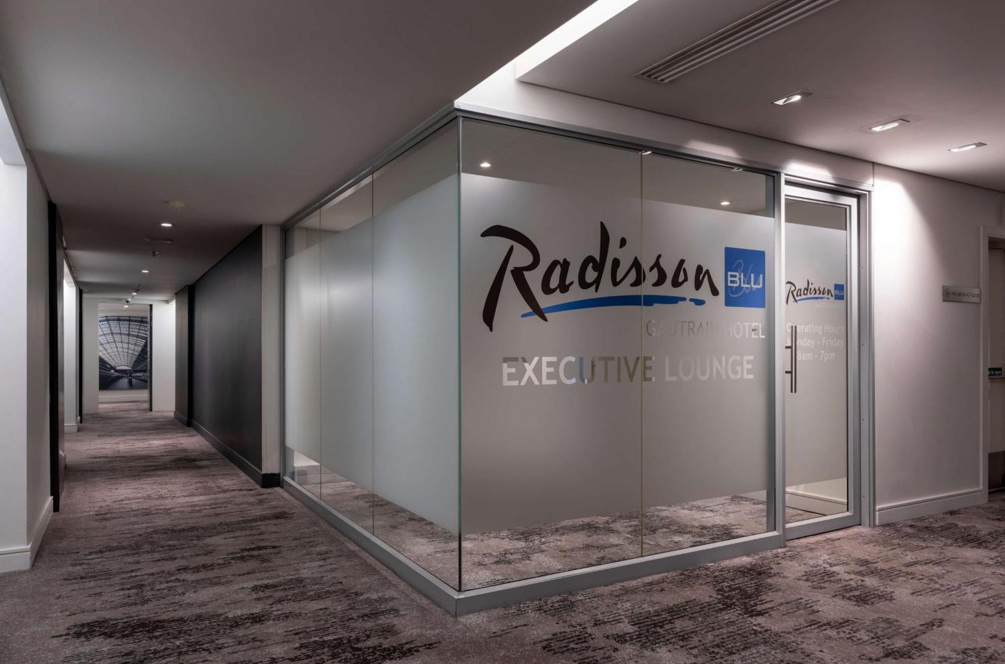 Radisson Blu Gautrain Hotel, Sandton Hotel 4*