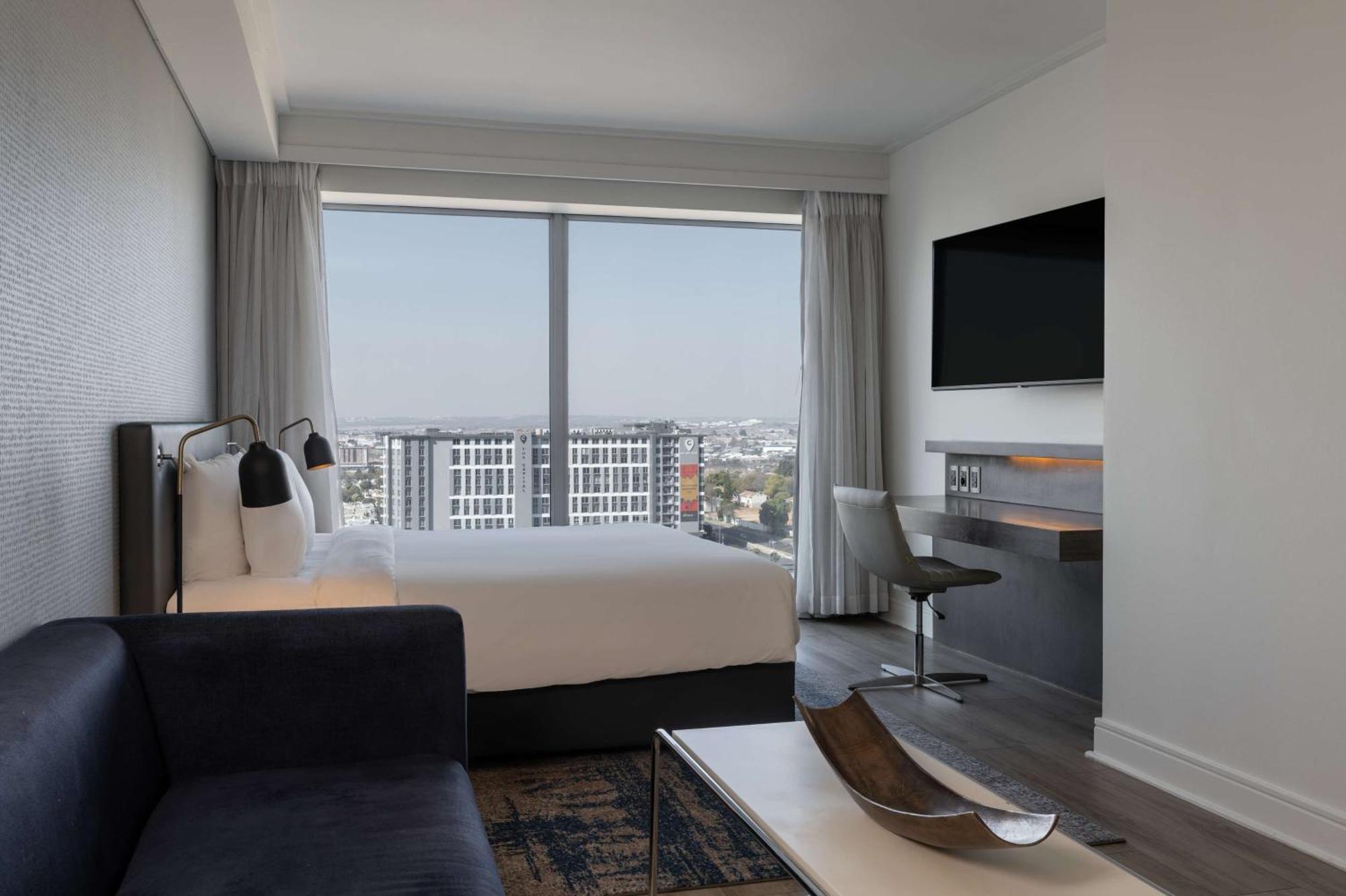Hotel Radisson Blu Gautrain Hotel, Sandton 4*