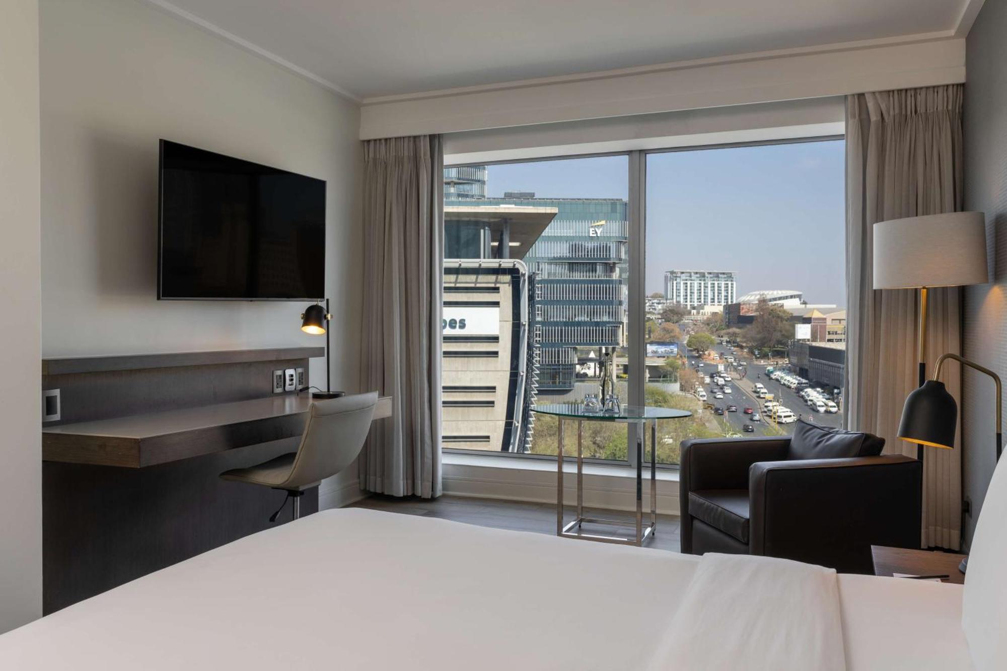 Hotel Radisson Blu Gautrain Hotel, Sandton 4*