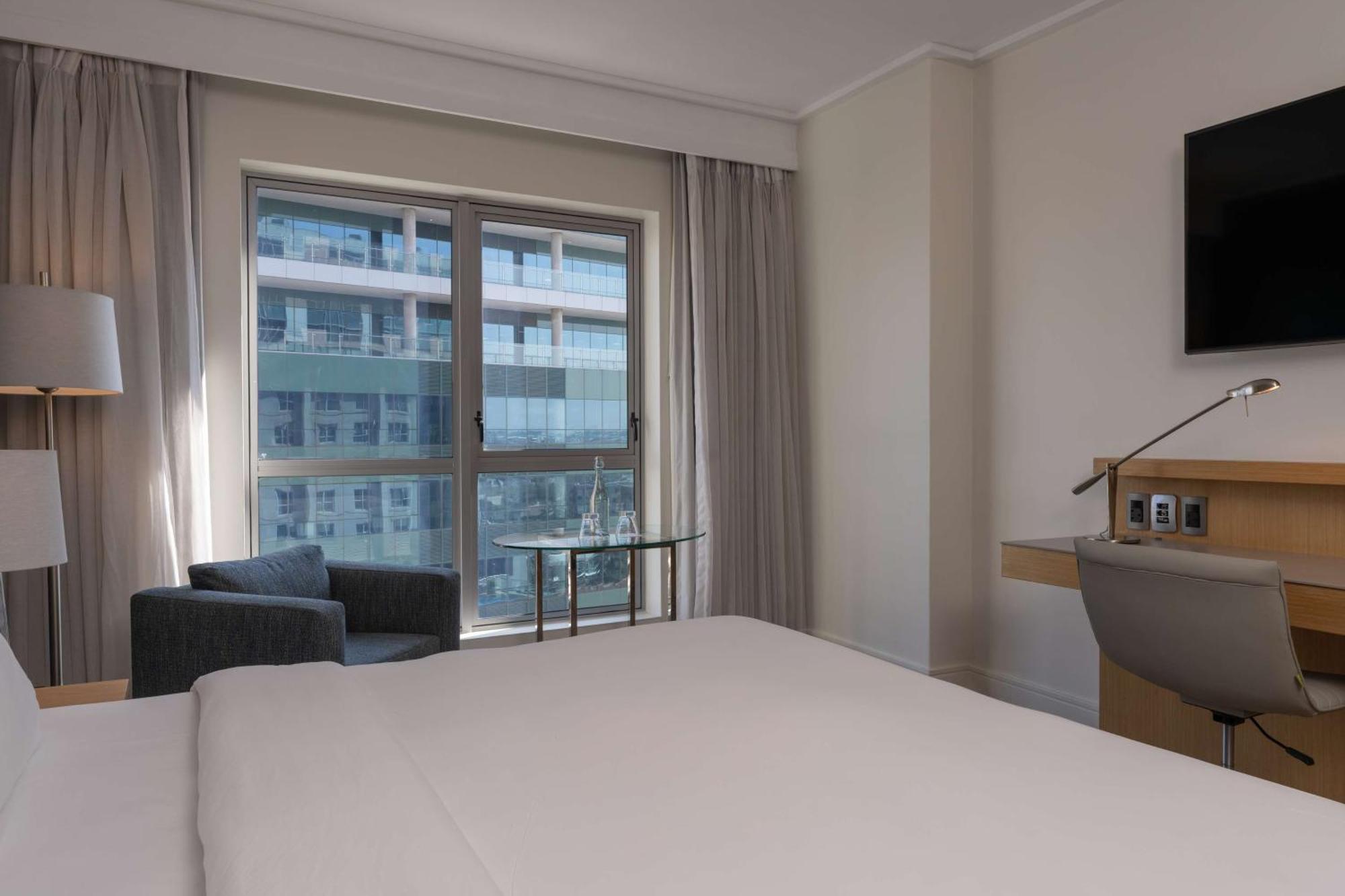 Hotel Radisson Blu Gautrain Hotel, Sandton Johannesburg