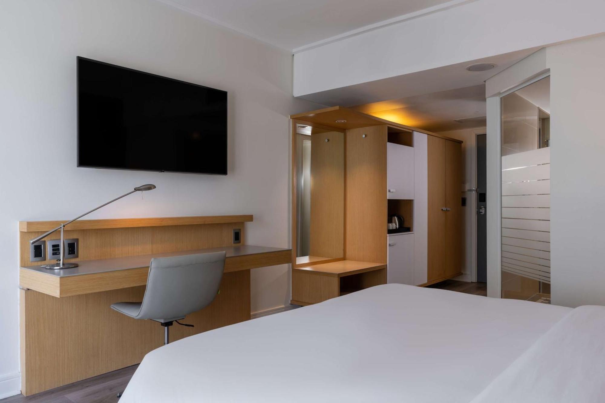 Radisson Blu Gautrain Hotel, Sandton 4*