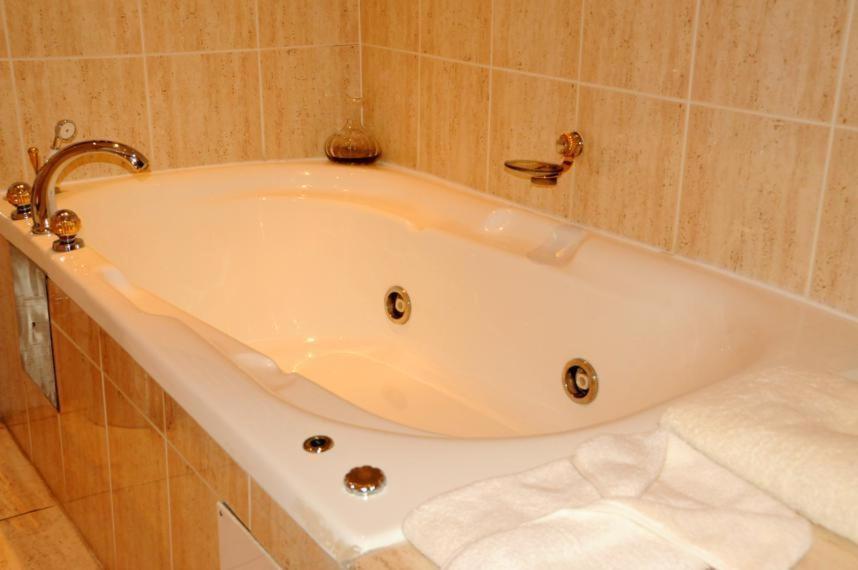Hoyohoyo Chartwell Hotel 4*