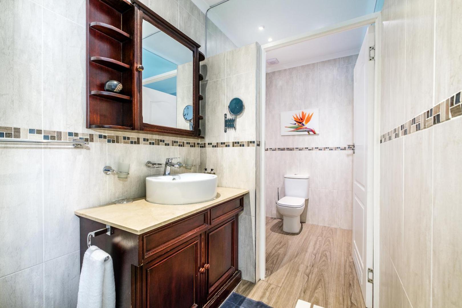 Guest house 49-on-cherry 4*