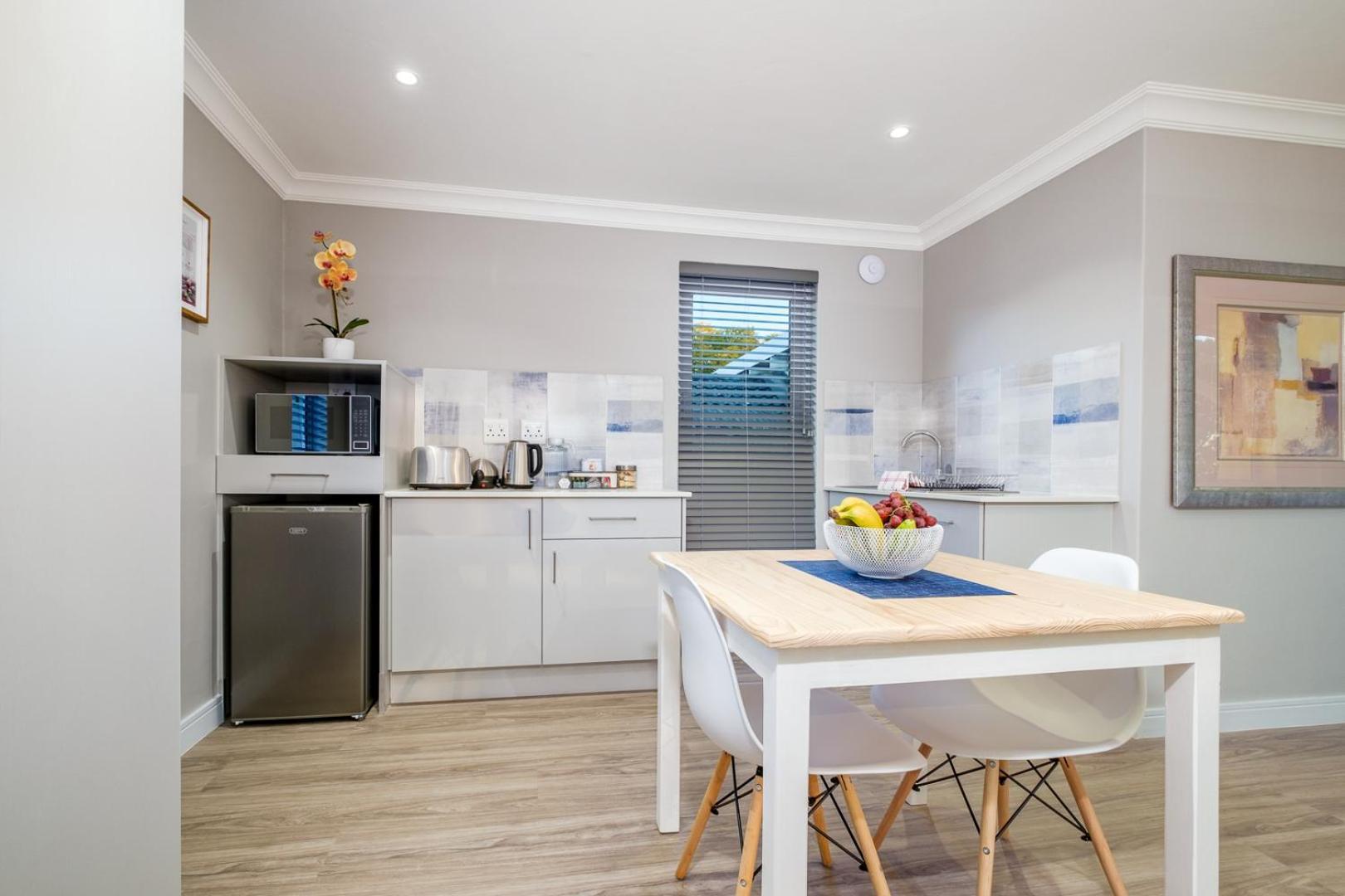 Guest house 49-on-cherry 4*