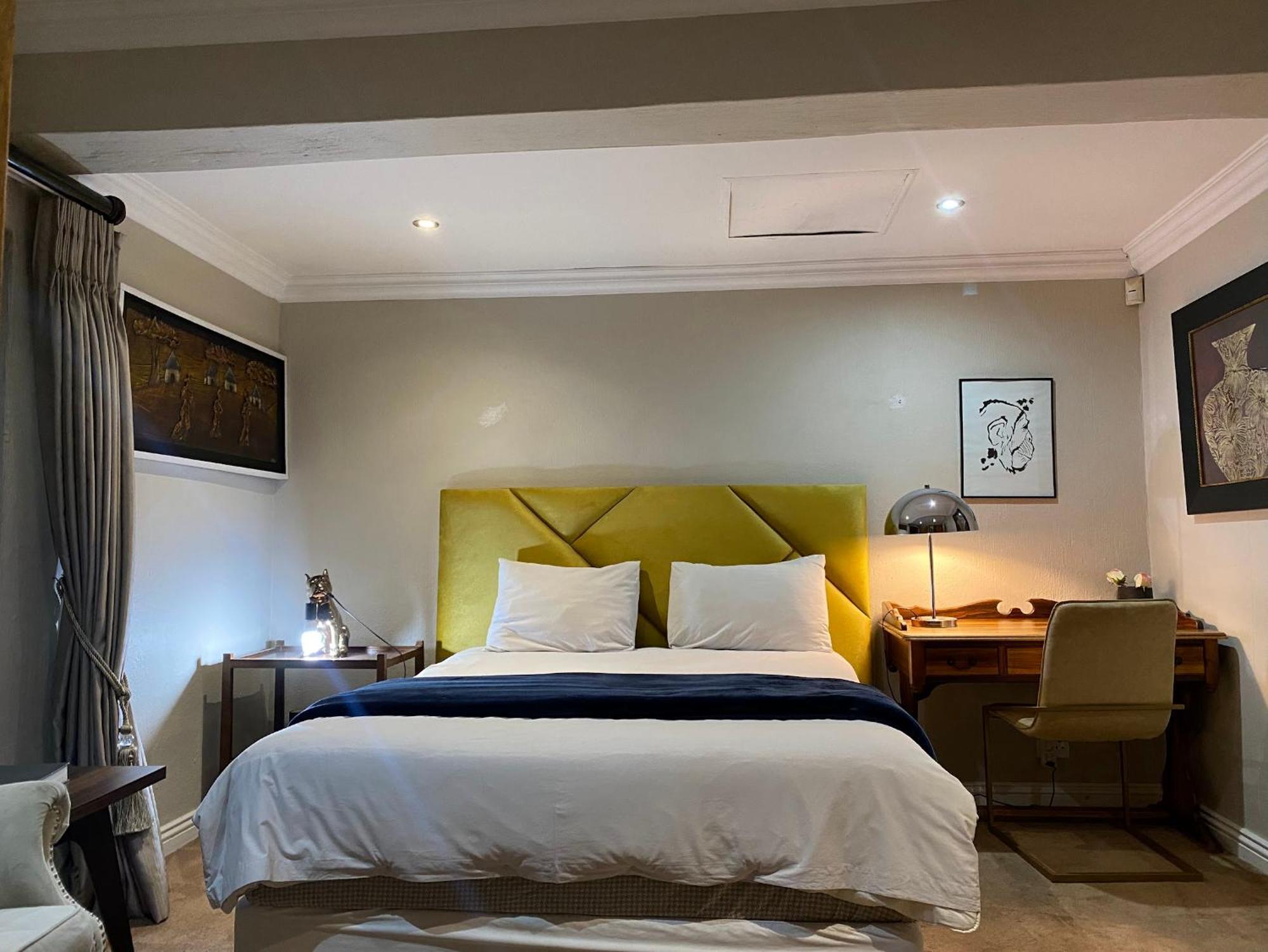 The Ridgeback, 4 Bedroom House Bryanston *