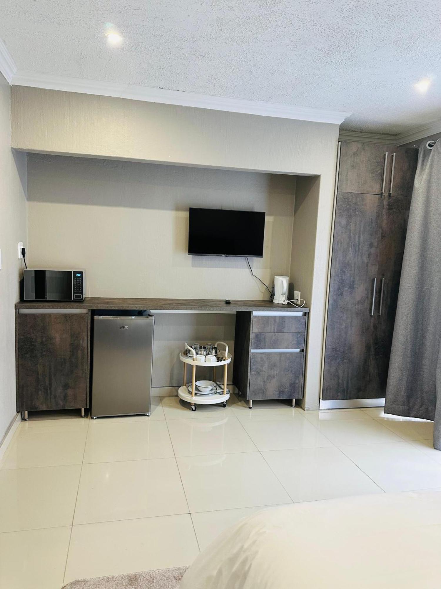 The Hide In Sandown-sandton * Johannesburg