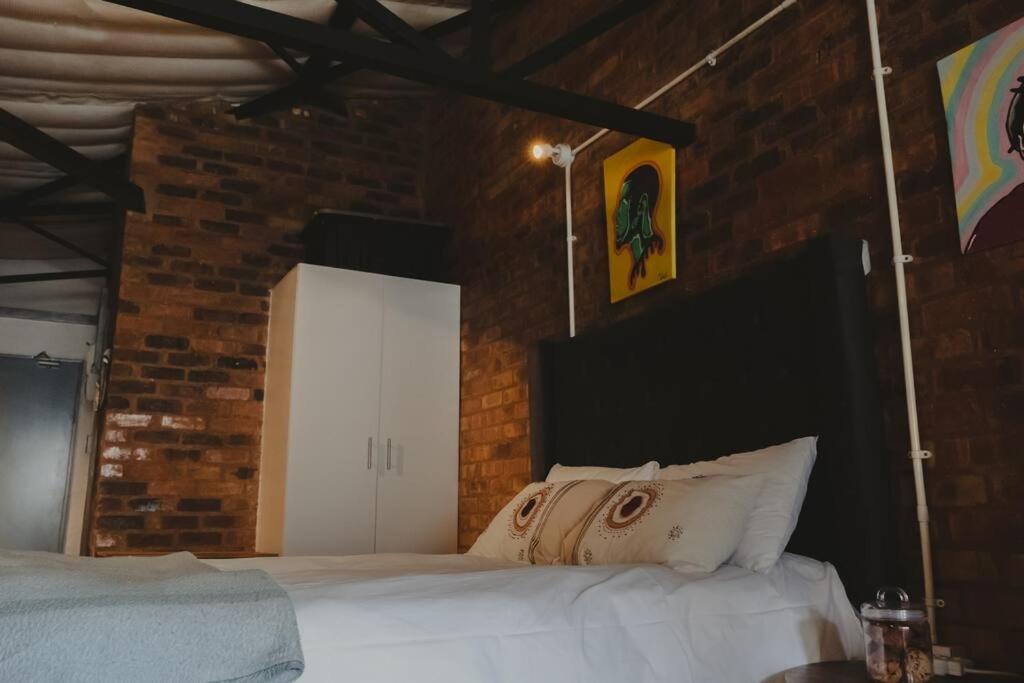 A Warm & Cozy In Jhb