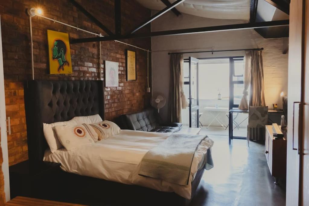 A Warm & Cozy In Jhb Johannesburg