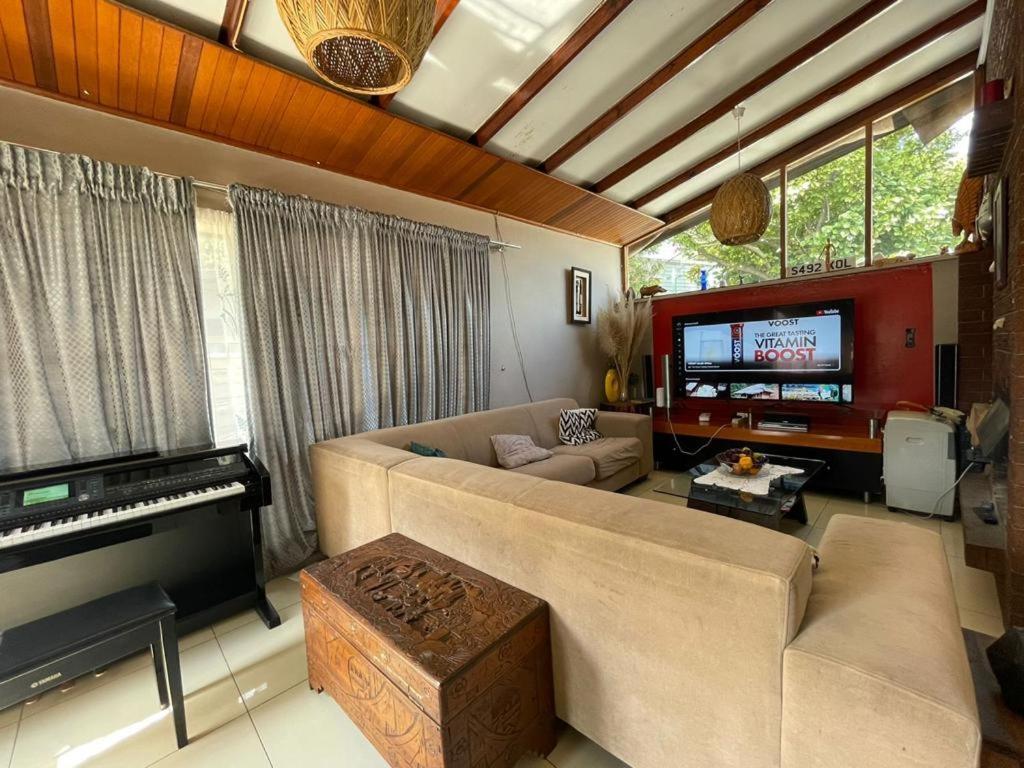 3-bedroom Oasis With Pool * Johannesburg