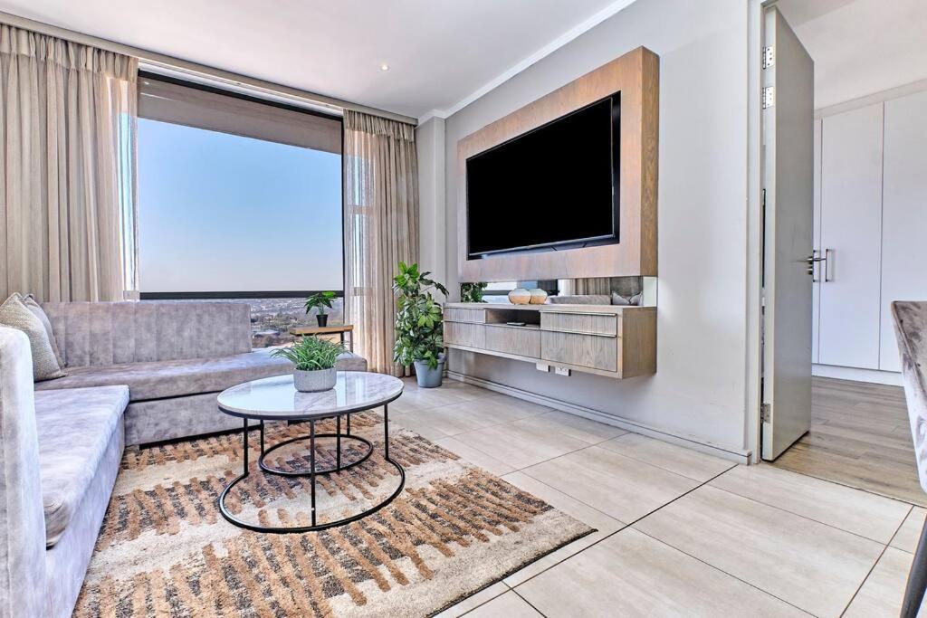 Luxurious La Vista In Heart Of Sandton