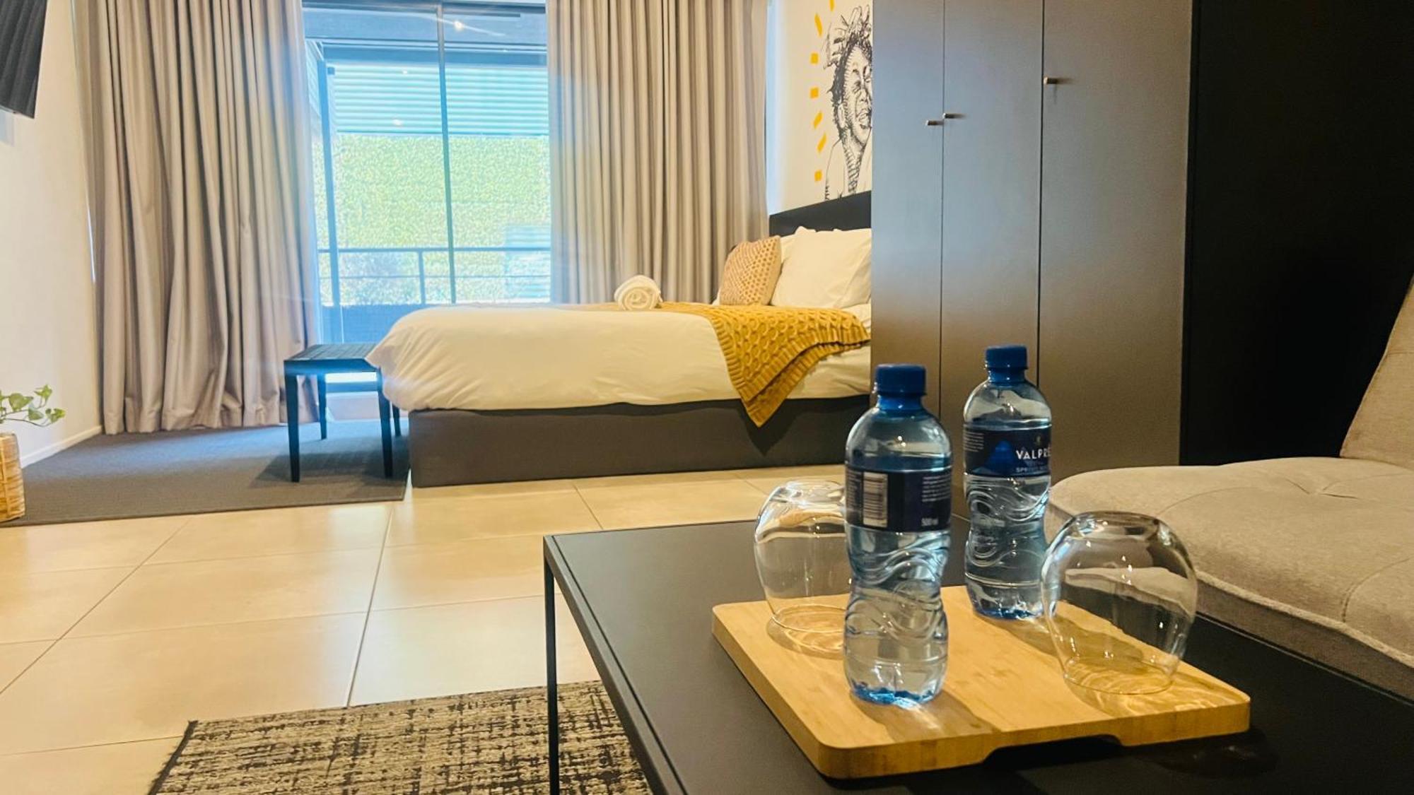 Spacious In Sandton, Hotel