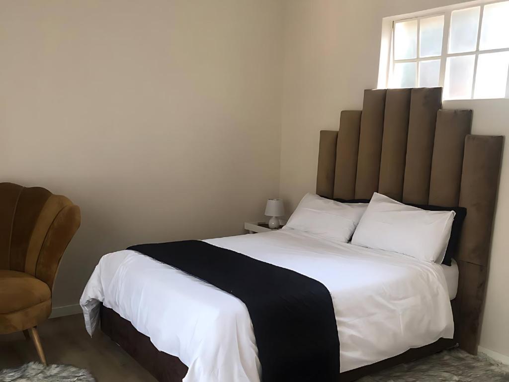 Secure Executive Apartment, Wifi, Solar Power, Netflix Apartment