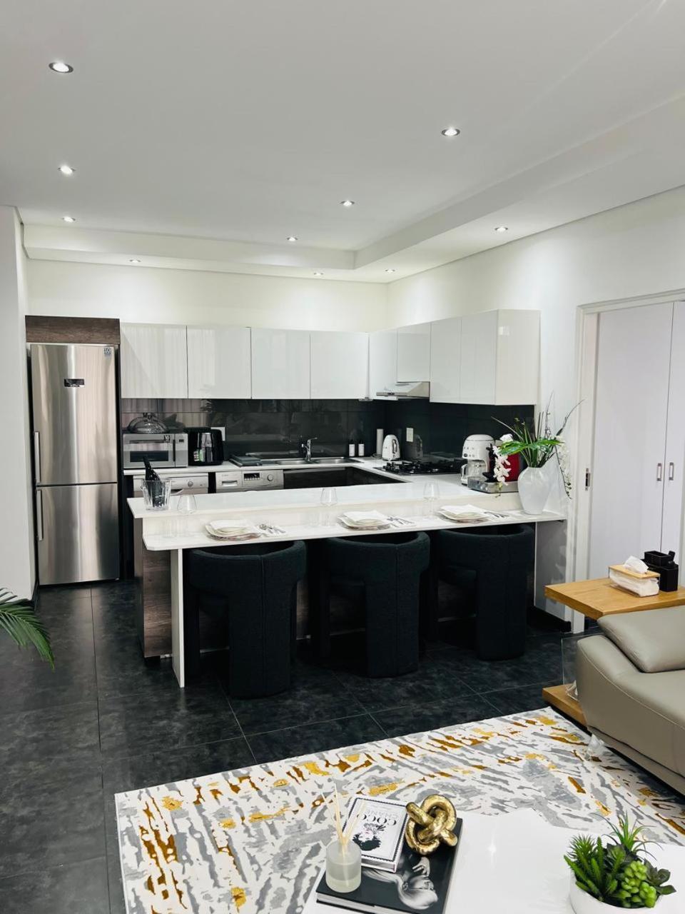 Delight Luxurious 37 Angus Road Bedfordview *