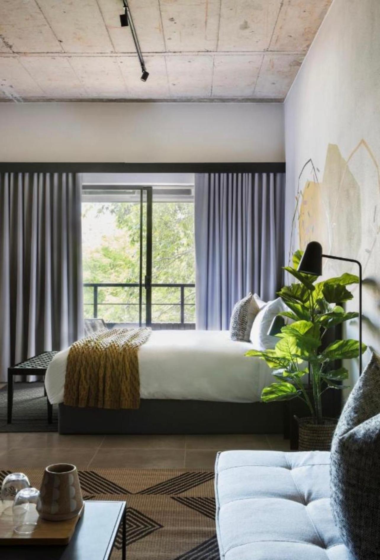 Hotel Spacious In Sandton,
