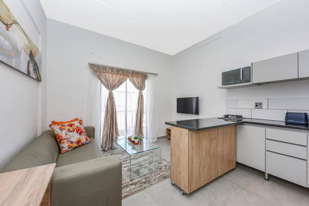 Apartment V&s Apartments-luxury Apartment4 Johannesburg