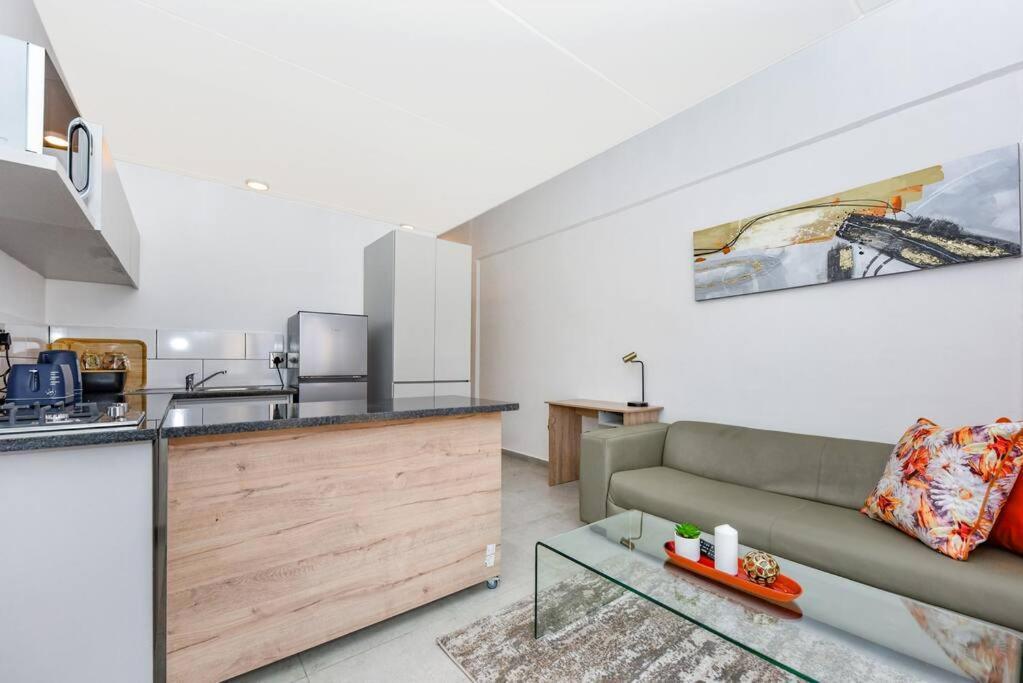 V&s Apartments-luxury Apartment4 Apartment Johannesburg