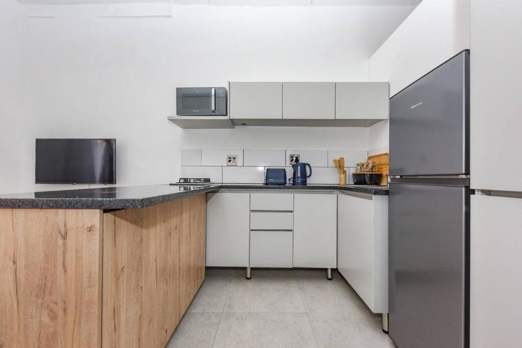 V&s Apartments-luxury Apartment4 Apartment Johannesburg
