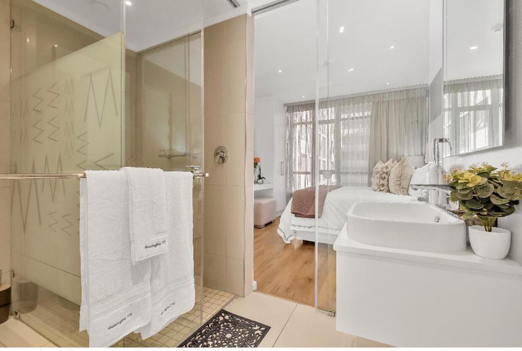 Apartment Sandton Smart Thirteen Johannesburg