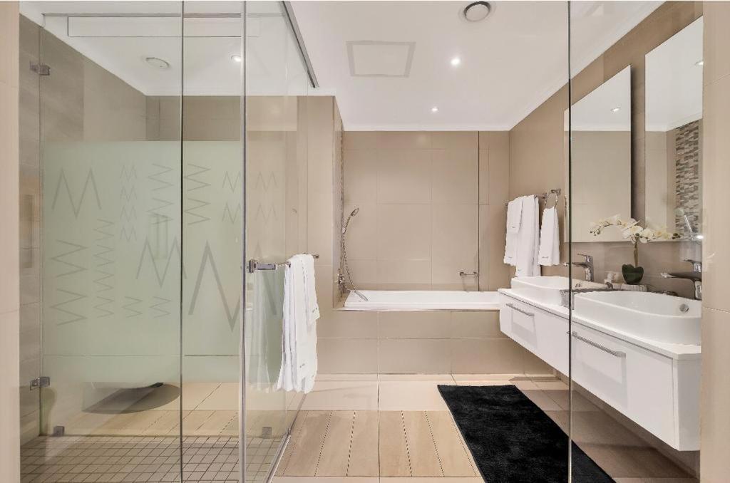 Apartment Sandton Smart Thirteen Johannesburg