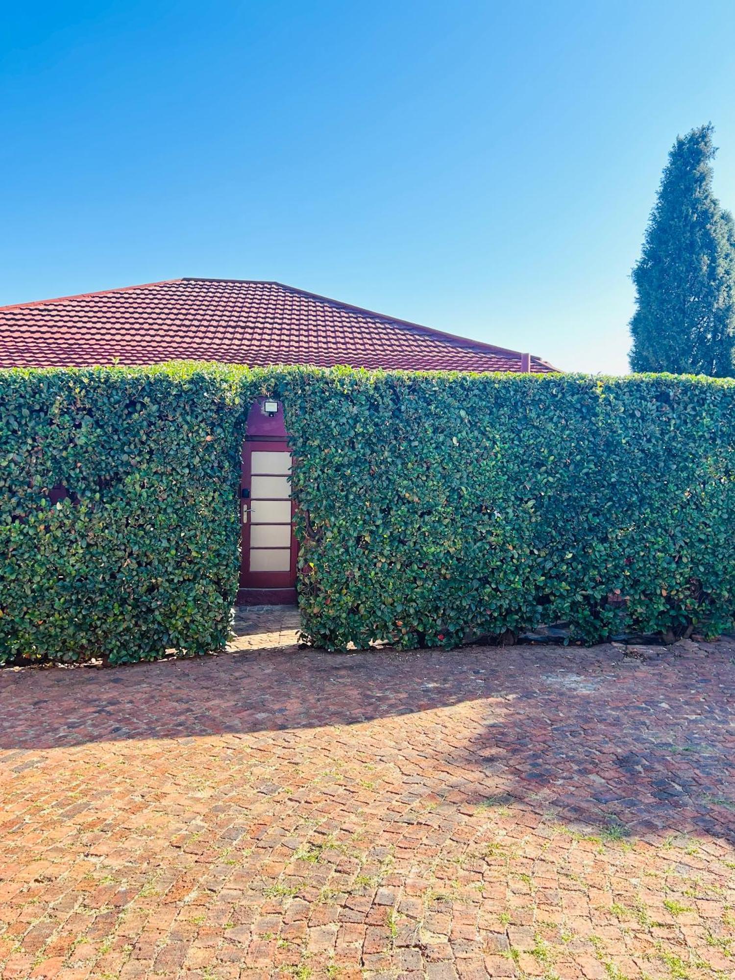 A Botanical Haven In Melville, Apartment *