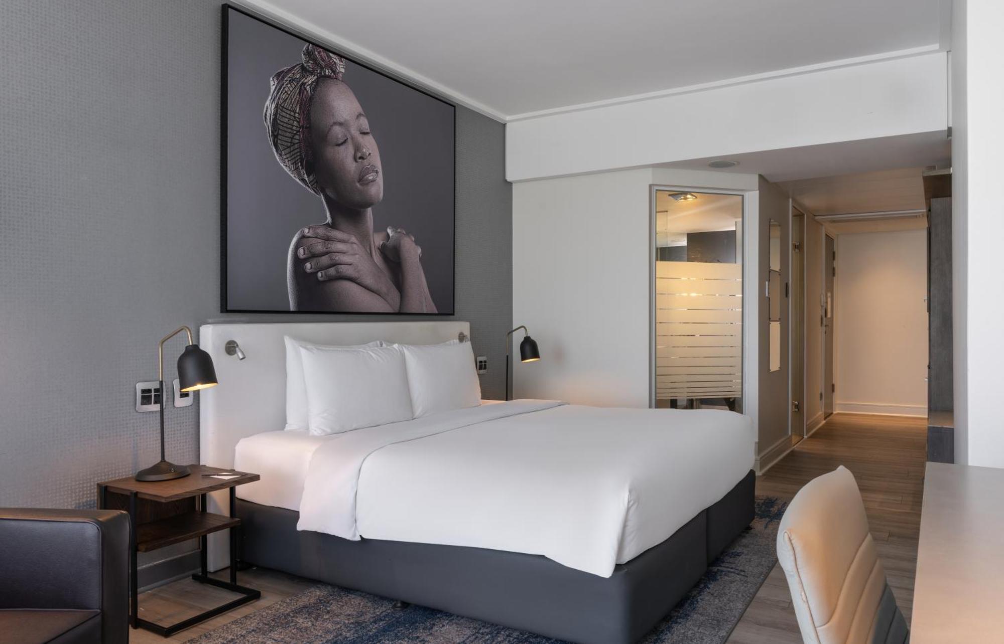 Hotel Radisson Blu Gautrain Hotel, Sandton 4*