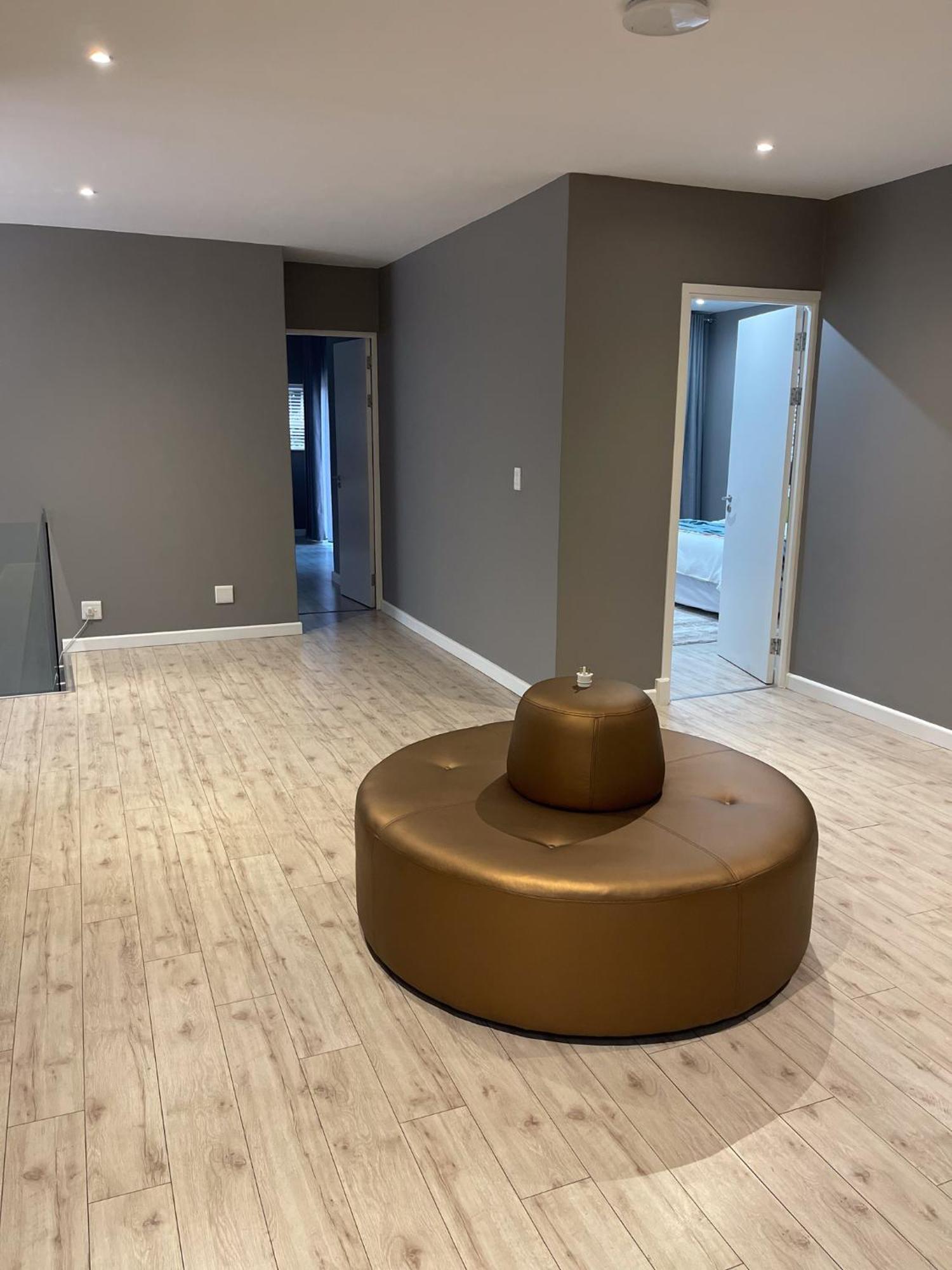 Villa In Sandton *