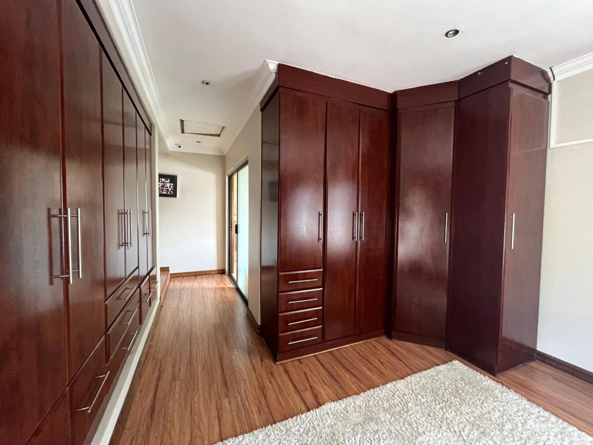 4 Bedroom Elegant House In Bryanston Sandton Johannesburg