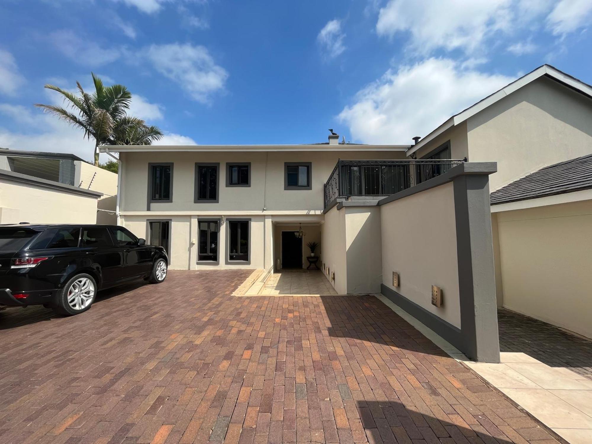 4 Bedroom Elegant House In Bryanston Sandton
