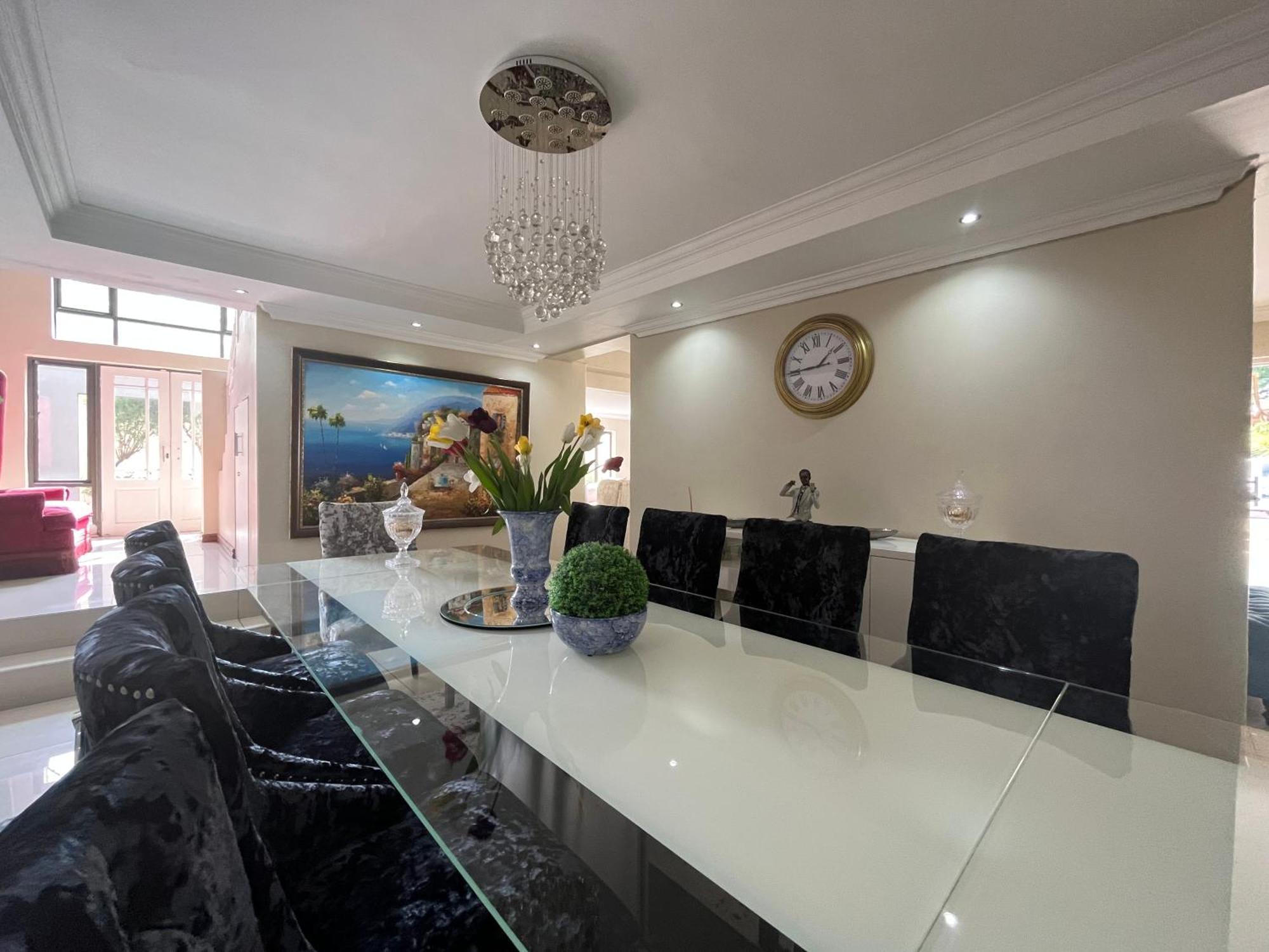 Apartment 4 Bedroom Elegant House In Bryanston Sandton Johannesburg