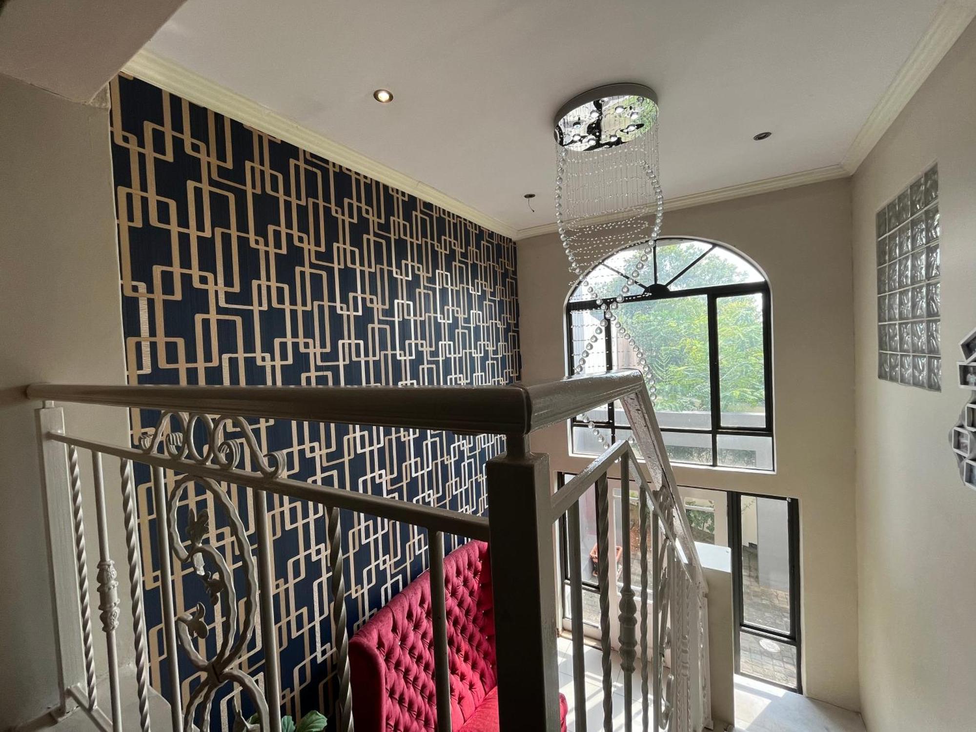 4 Bedroom Elegant House In Bryanston Sandton *