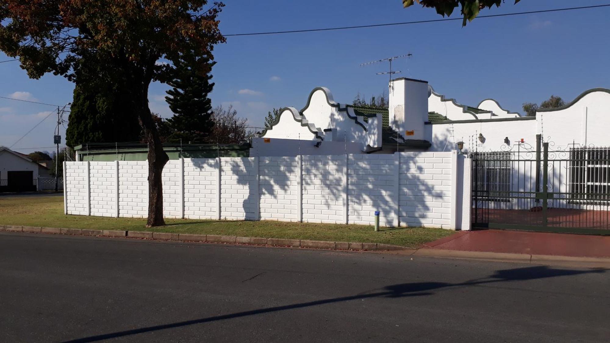 Robertsham Estelle House * Johannesburg
