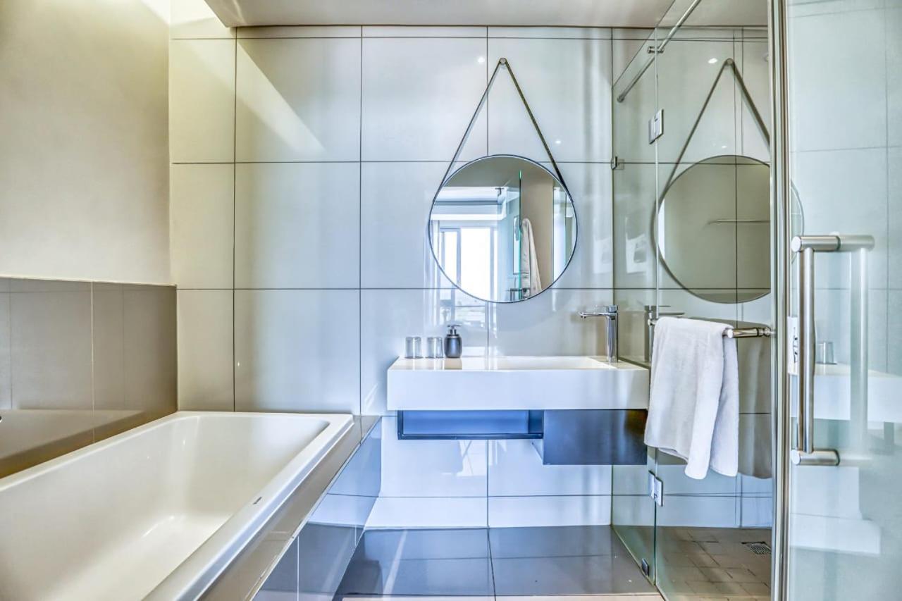 Apartment The Capital On The Park-luxurious 8th Floor Sandton Johannesburg