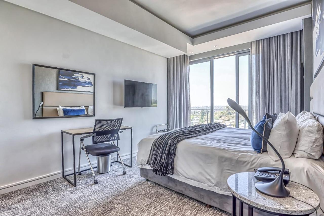 The Capital On The Park-luxurious 8th Floor Sandton Johannesburg