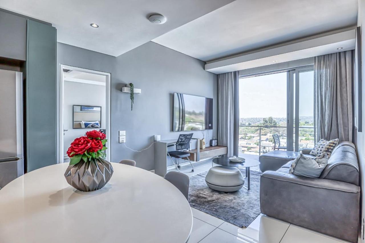 The Capital On The Park-luxurious 8th Floor Sandton Apartment *