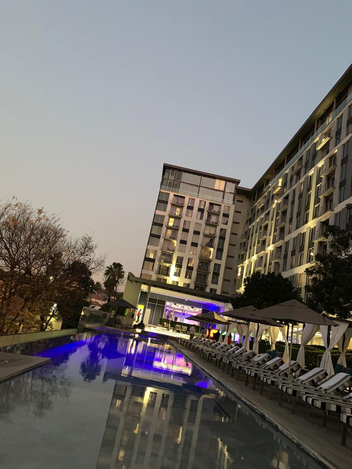 The Capital On The Park-luxurious 8th Floor Sandton Apartment Johannesburg
