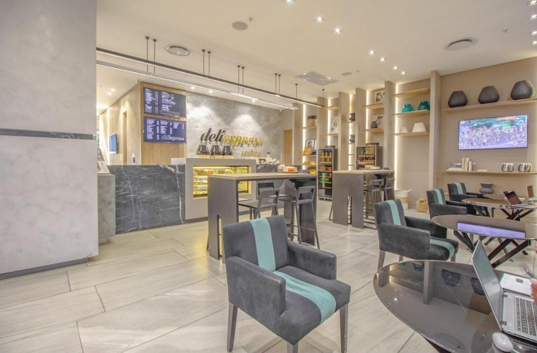 The Capital On The Park-luxurious 8th Floor Sandton Johannesburg