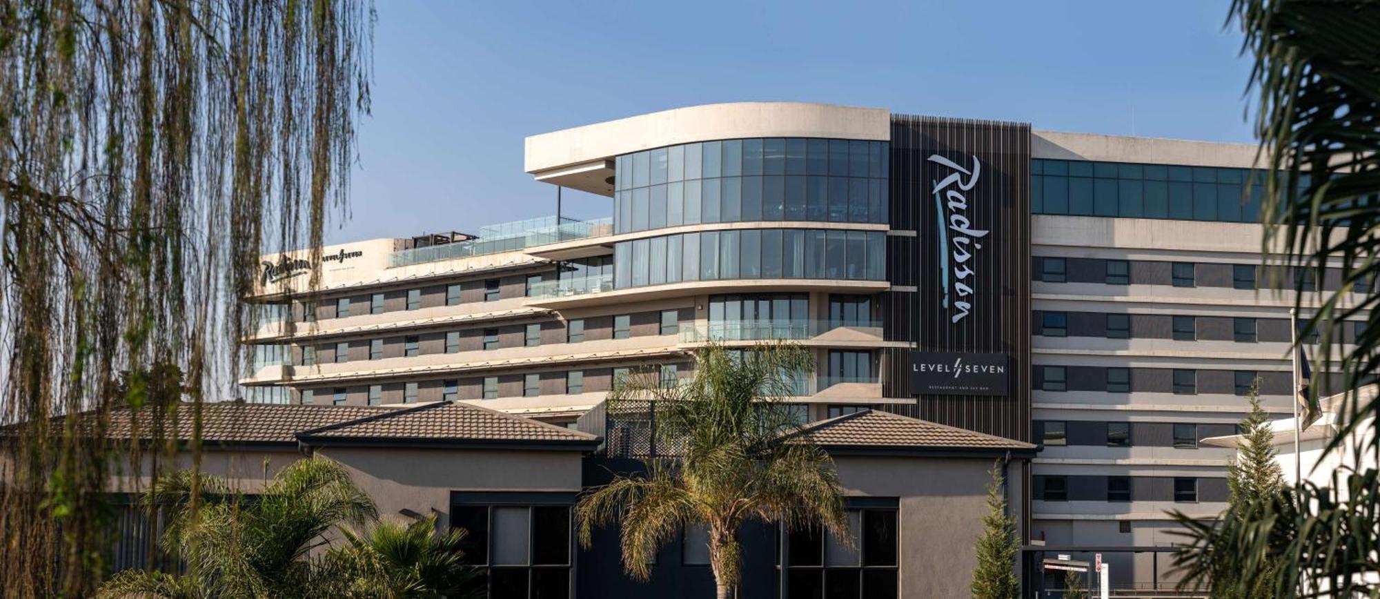 Radisson And Convention Centre Or Tambo Airport