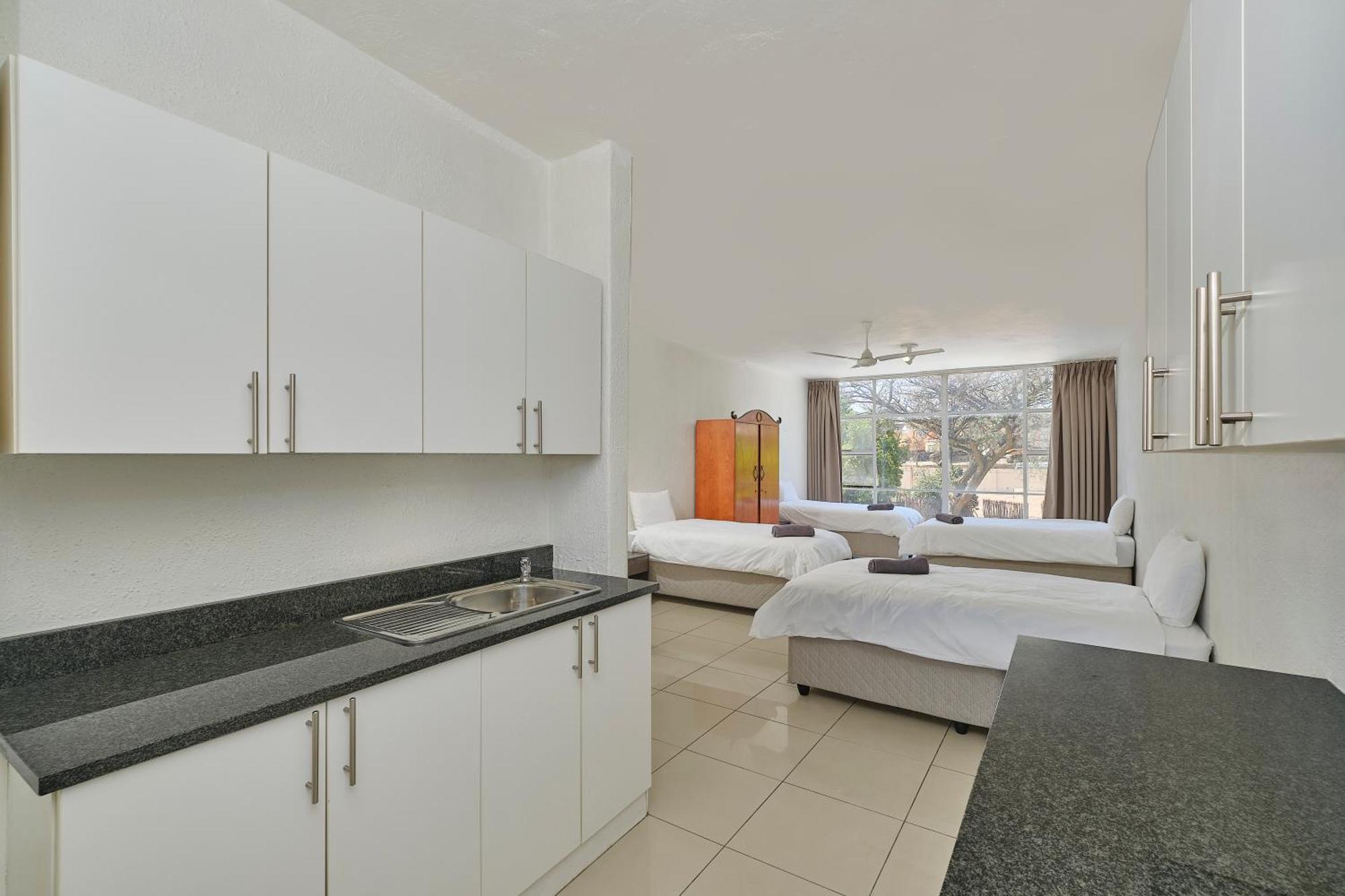 Hotel & Out Sandton Park Johannesburg