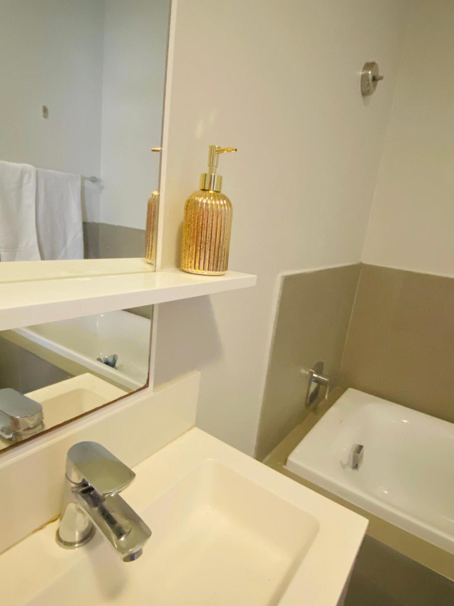 Apartment Zuriel Spaces 2 Bedrooms 2 Bathrooms Luxurious Modern